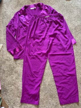 Victoria's Secret Satin Lounge Top in Bright Fuchsia vintage 1980s